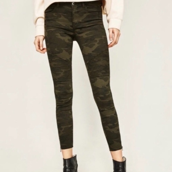 Zara Women's Camouflage Skinny Pants with Ankle Zip Size 8 - Picture 1 of 4